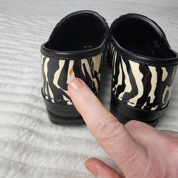 Dansko Professional Clogs Zebra Print Leather Women’s EU 37 US 6.5-7 Slip On - Picture 6 of 9